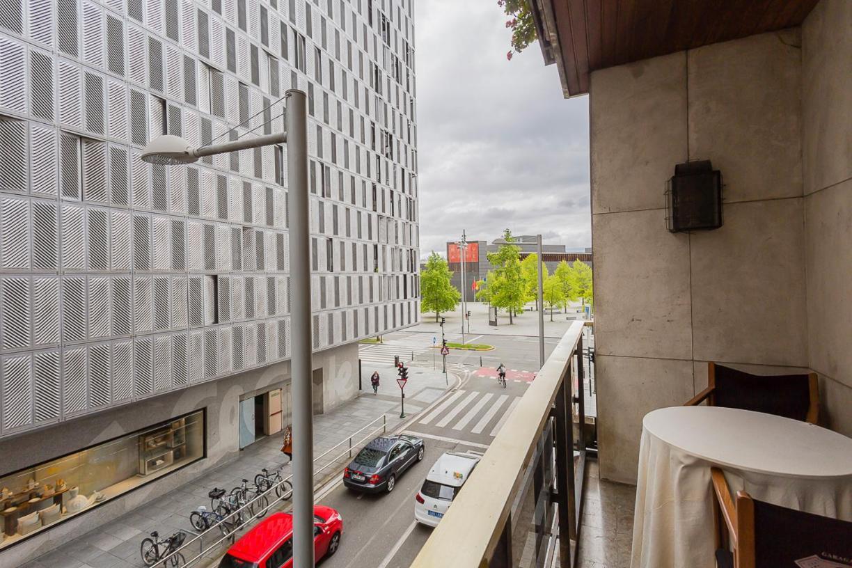 Hostal Rodas Pamplona Bagian luar foto