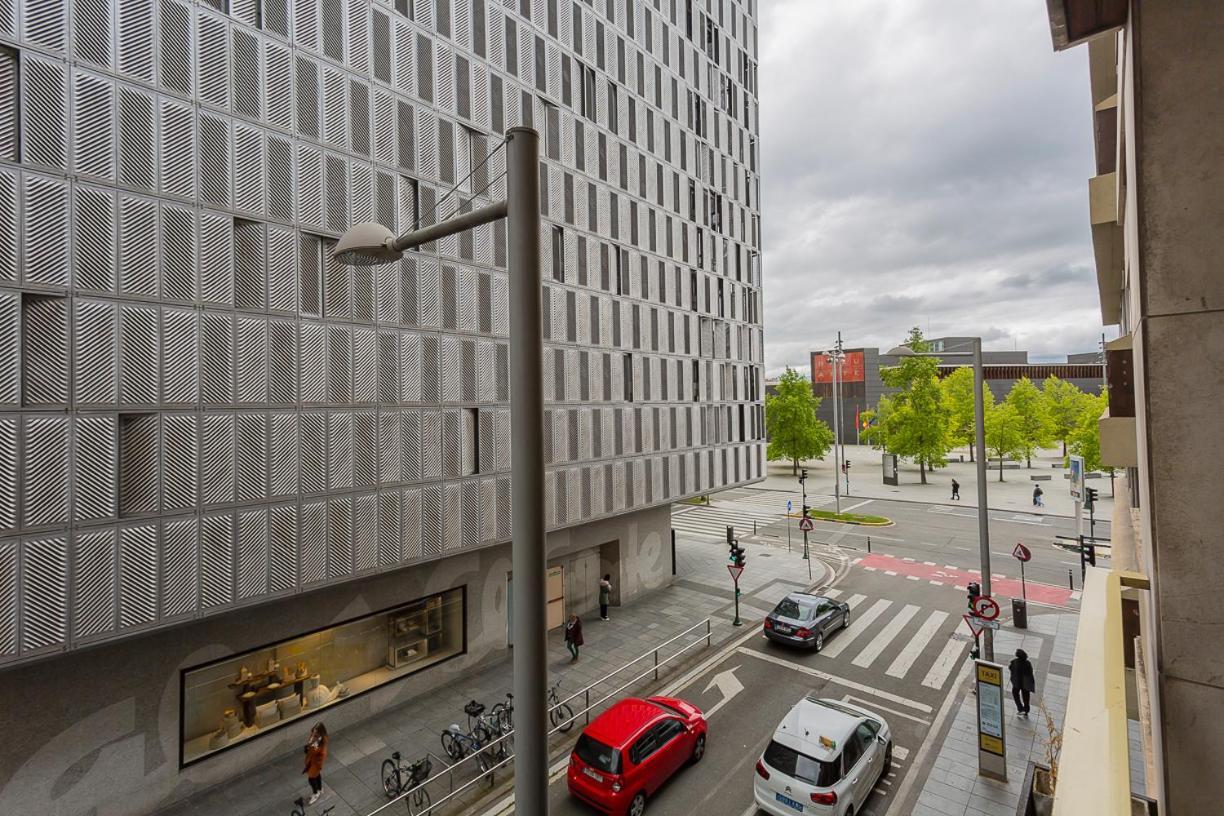Hostal Rodas Pamplona Bagian luar foto